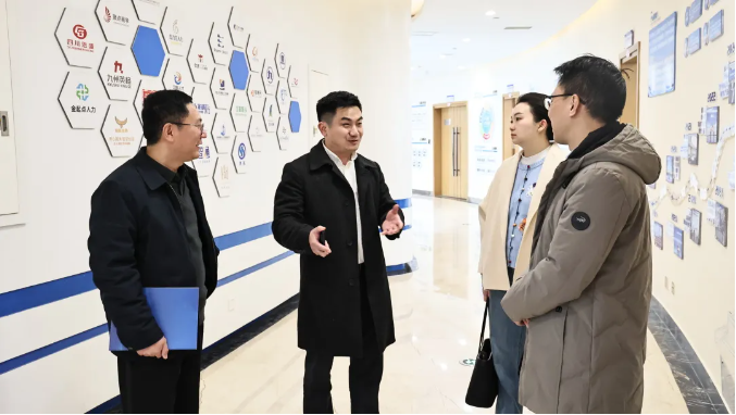 6b337d9a2f3d9dfaaeea6a81529d48ea